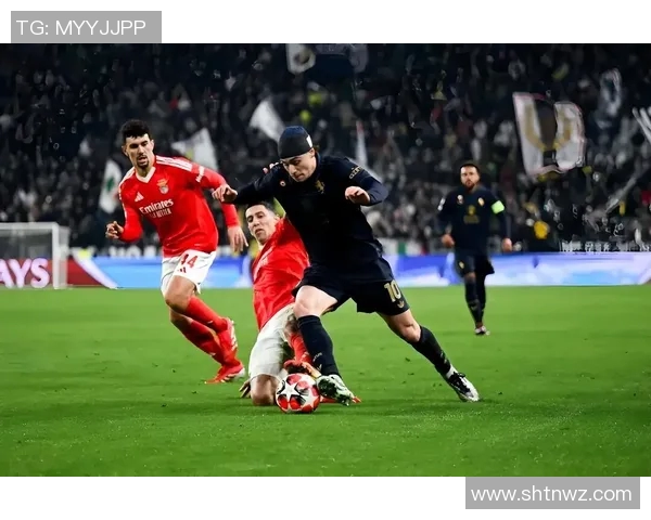 利物浦逆转曼城上演经典大战四比三的惊心动魄时刻 利物浦逆转曼城上演经典大战四比三的惊心动魄时刻