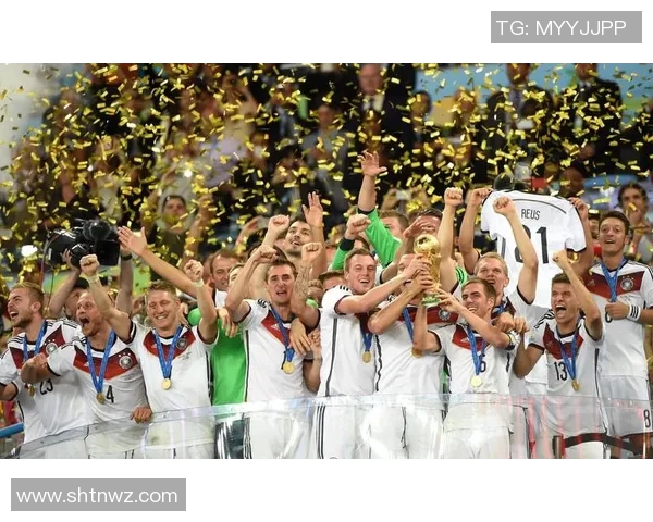 拜仁慕尼黑狂胜汉堡八球大捷精彩回放尽享足球盛宴