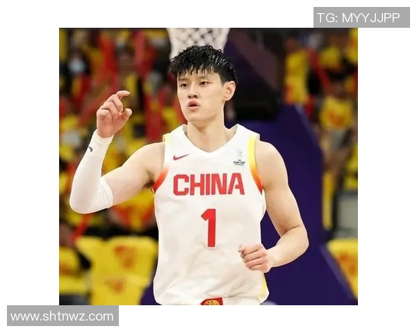 曾凡博：从青涩新秀到篮球场上的璀璨明星之路