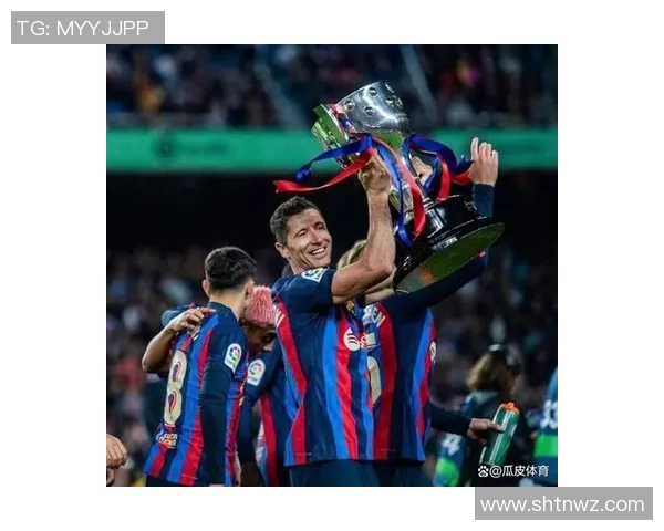 莱万状态火热欧冠赛场10场打入12球领跑射手榜 莱万状态火热欧冠赛场10场打入12球领跑射手榜