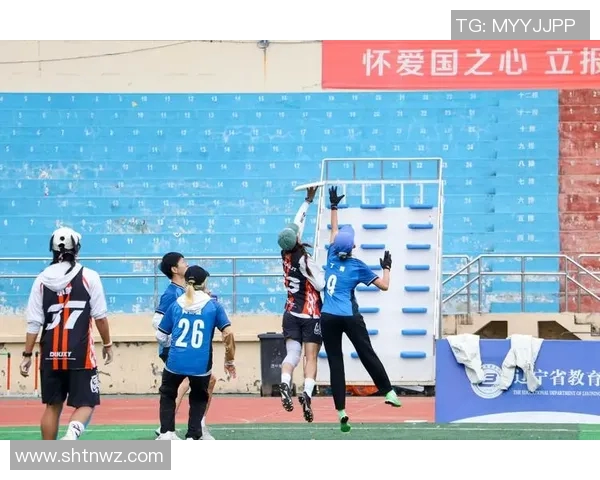 重庆飞盘队在飞盘节奏排行榜中荣获第七名展现出强劲实力与团队合作精神