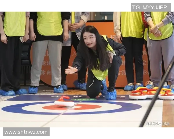 陈敏独家分享飞盘技巧与心得体会助你轻松掌握这项运动的乐趣与魅力 陈敏独家分享飞盘技巧与心得体会助你轻松掌握这项运动的乐趣与魅力